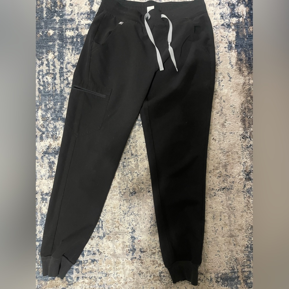 FIGS scrub pants, joggers. Size Small